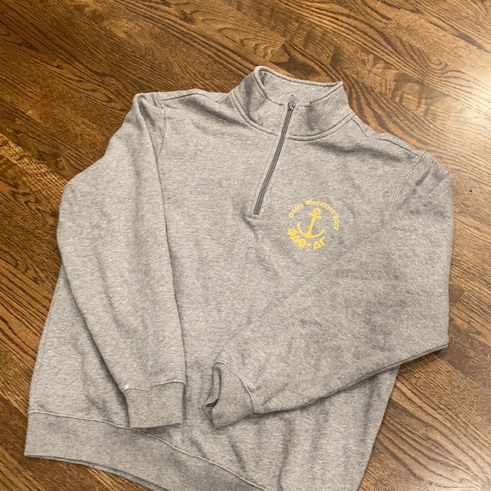 Grey sweatshirt